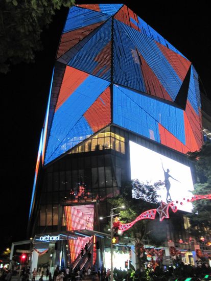 Hier verliert katja die Kontrolle ueber ihre Geldboerserl...ich sage nur...Desigual