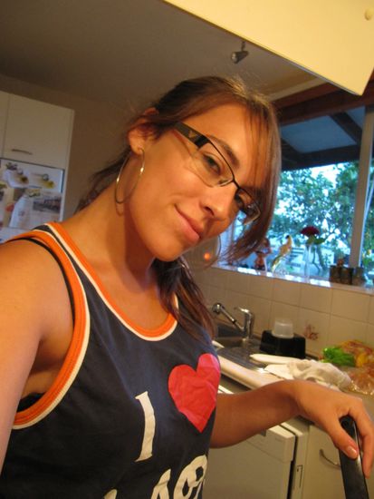 Katja allein zu Hause...kocht sich....