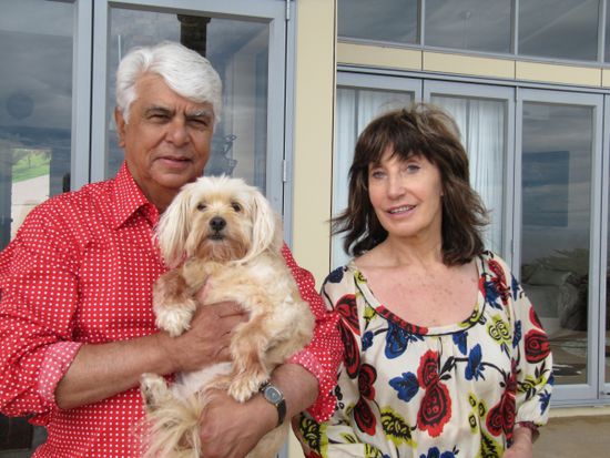 Familienportrait mit Hund (Maxi - der faulste Hund ever)
