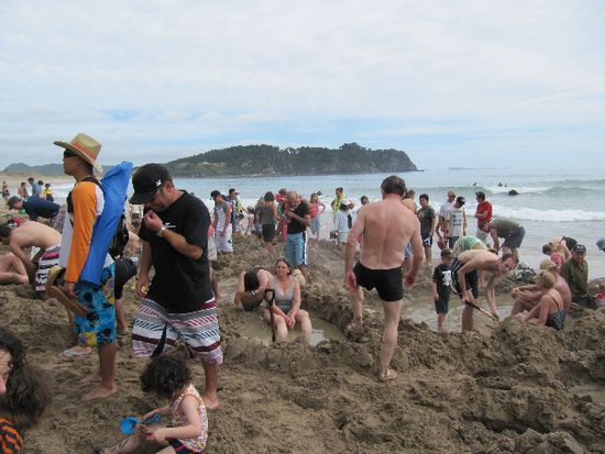Hot Water Beach...wegen Grabungsarbeiten voruebergehend in Betrieb