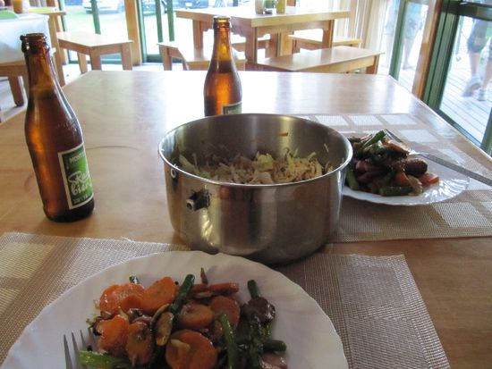 mmmh lecker, selbst gekocht...und auch noch Coleslaw dazu...yummy