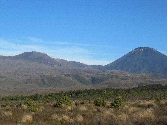 Der Schicksalsberg (rechts...Lord of the Rings!)
