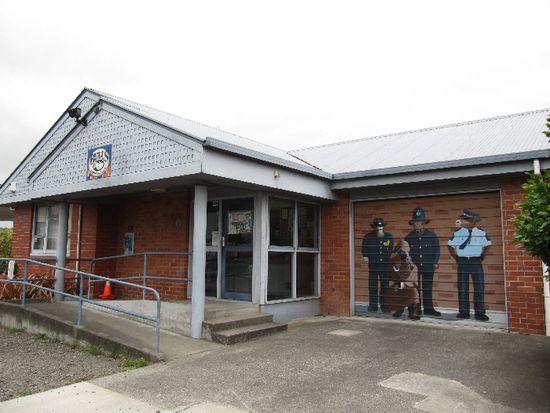 Auf dem Weg nach Wellington eine Polizeistation in Bulls