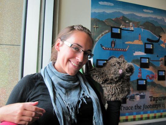 Spielen im Discovery Center...vermutlich ein Opossum auf meiner Hand