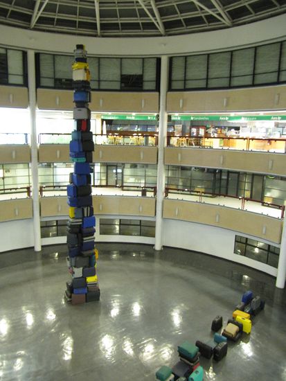 Hmmm, Flughafenkunst in Santiago de Chile