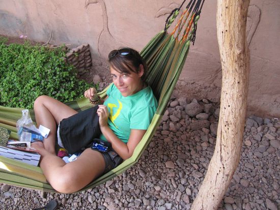 Handtasche reparieren....das daneben ist der Inhalt