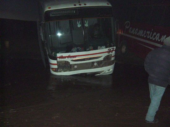 Tja, so schauts aus, wenn der Bus im Schlamm stecken bleibt