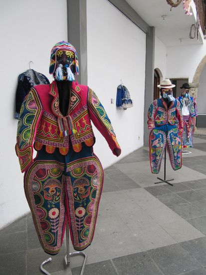 Typische Trachten in Bolivien (Maenner)