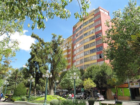 noch moderner an der Promenade zum Plaza del Estudiante