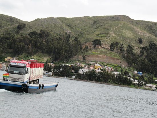 ja mit so einer "Faehre" haben wir den See ueberquert!!!