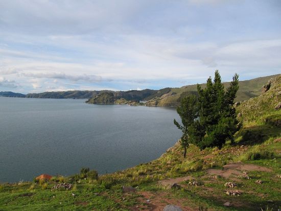 diese Berglandschaft sind wir am naechsten Tag entlang gewandert - also nach links rueber