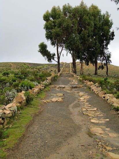 einsamer Wanderweg auf Isla del Sol