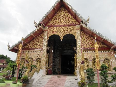Tempel in Chiang Rai bei uns gleich ums Eck