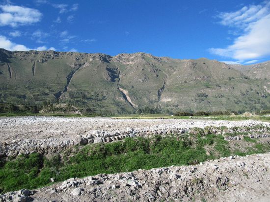 Diese "cracks" stammen von einem Erdbeben