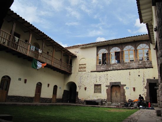 Loki Hostel Innenhof in Cusco, bye bye - 3x waren wir hier
