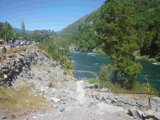 Der Rahmen den man hier sieht ist das Pool mit dem warmen Wasser - für den Normalfall, aber was ist auf dieser Reise schon normal