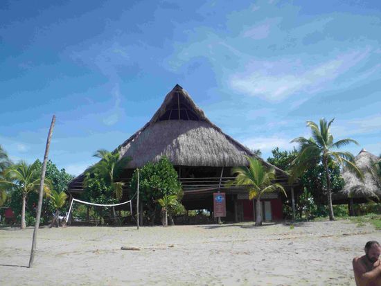 Hier sitze ich gerade und speichere die Fotos ins Netz