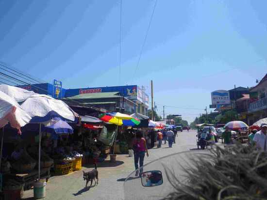 ....und in die Ortschaft