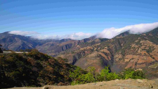Langsam verzieht sich der Nebel und die wunderschöne Landschaft kommt zum Vorschein