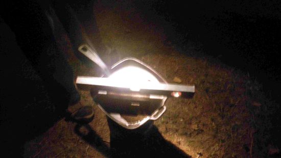 Bei Herrn Darnhofer sen. wird sogar die genaue Position des Grillers mit der Wasserwaage eingerichtet - so viel zum Thema Perfektionismus 