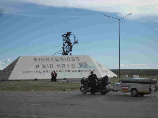 Ortseinfahrt Rio Mayo