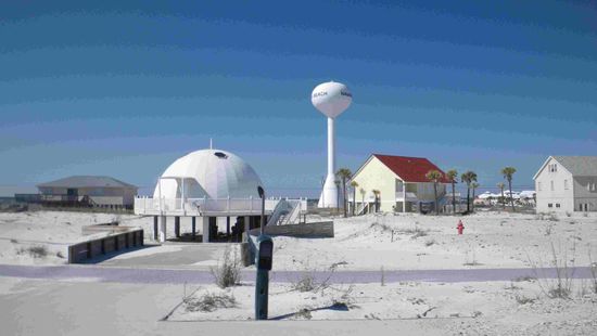 Lustige Häuser hier am Strand im Land der unbegrenzten Möglichkeiten