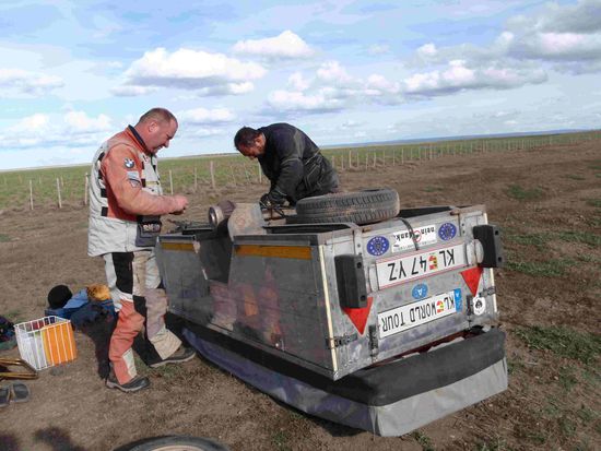 Erneuter Einbau - zu zweit geht es viel besser