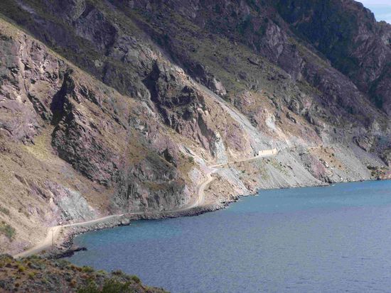 Auf der Strasse muessen (duerfen) wir fahren