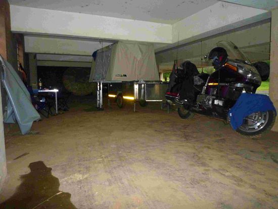 Ueberdachter Nachtplatz in den Ruinen Santa Clara