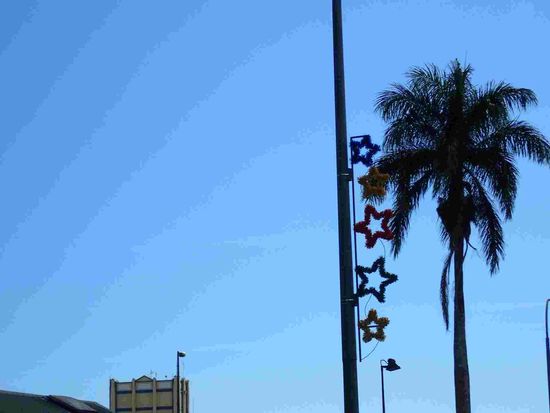 Weihnachtsbeleuchtung in den Tropen 