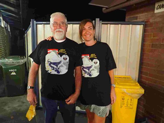 Bei der Tombola haben wir 2 der mitgenommenen GWCA T-Shirts gespendet - hier die Gewinner