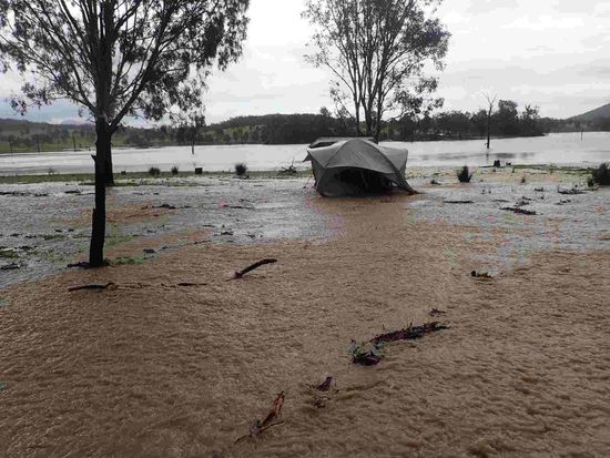 Und langsam schwimmen wir weg