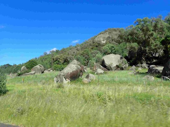 Umgebung Moonbi - etwas schroffer