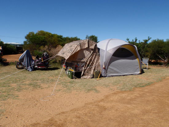 So sieht unsere Wohnung mit dem Vorzelt - für all jene die es nicht kennen