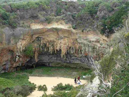 Die Grotte - bitte die Stalagtiten beachten