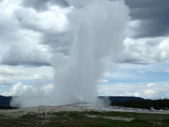 Hier sprüht das kochende Wasser richtig heraus - Old Faithfull