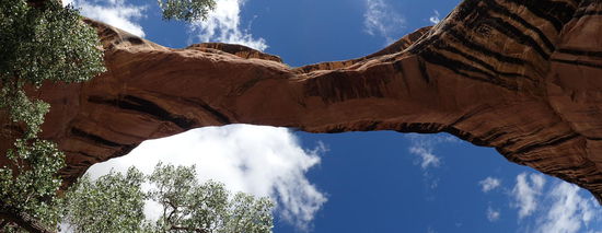 Blick von unten auf die Brück