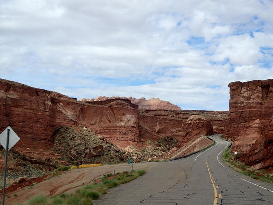 Durch diese Landschaft zu fahren ist ein Traum 
