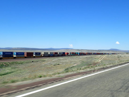 Die Züge scheinen immer etwas endlos 