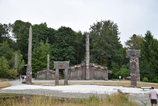 Die Totem beim Völkerkundemuseum