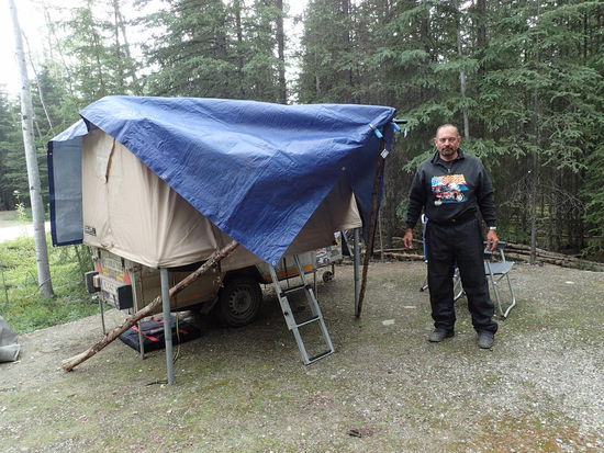 Unser Nachtquartier mit Plane 