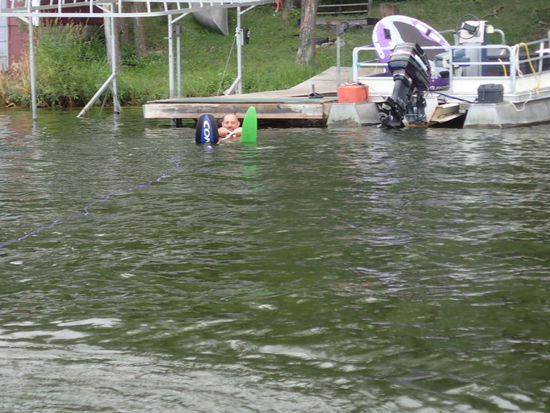 Und raus muss er aus dem Wasser - ist ja schließlich nicht Unterwasserski fahren