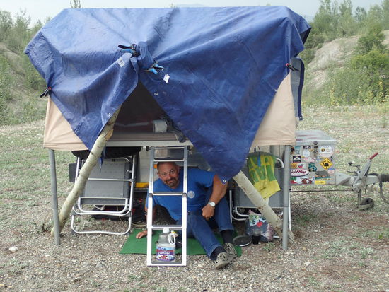 Da lacht er noch bevor der Regen kommt