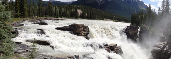 Sie sind nur 23m hoch, aber es schießen 500km³/s herunter