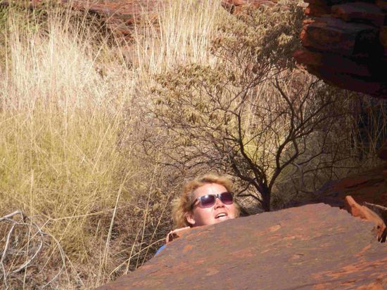 Mit letzter Kraft ziehe ich mich die Schlucht wieder hinauf