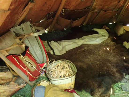 .....im Wigwam drinnen