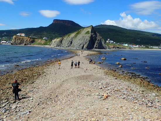 Blick vom Felsen auf das Festland