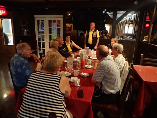 Beim Chapter Frühstück