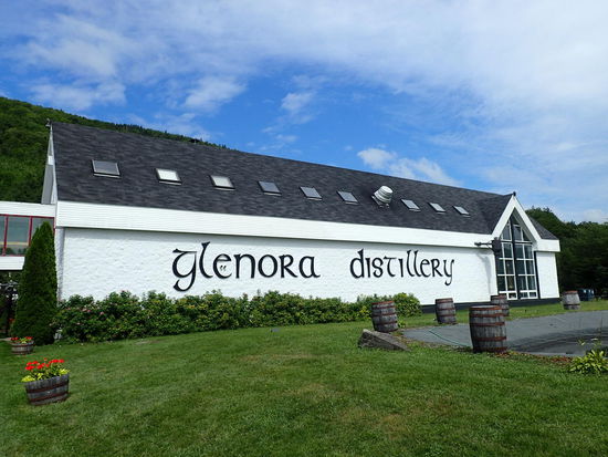 Wir besuchten eine Whiskey Destillerie