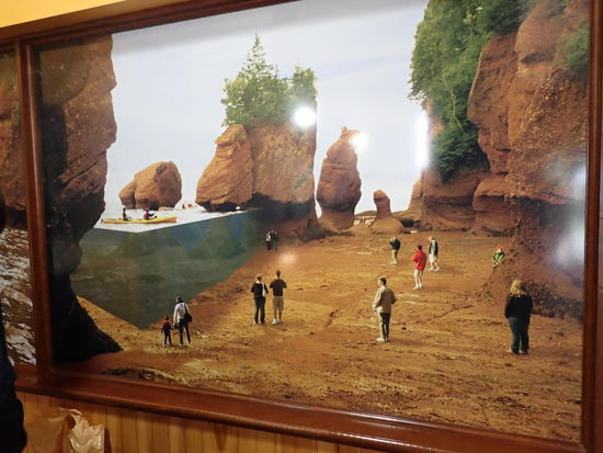 Auf diesem Bild ist links die Wasserhöhe bei Flut eingezeichnet, rechts ist Ebbe - sehr beeindruckend dieser Unterschied - und das 2x am Tag